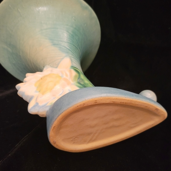 Roseville Pottery Water Lily 1943 Blue Mid Century Modern Cornucopia 178. - Picture 6 of 7